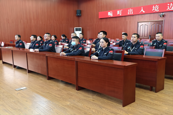 畹町邊檢站執勤隊開展“賦能安全出行 共筑平安防線”主題黨日活動